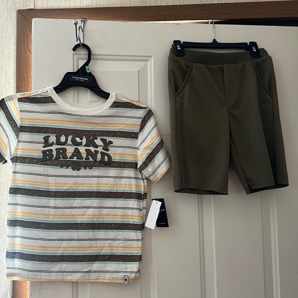 LUCKY BRAND TWO PIECE OUTFIT: TEE/SHORTS: NEW WITH TAGS: SIZE 8